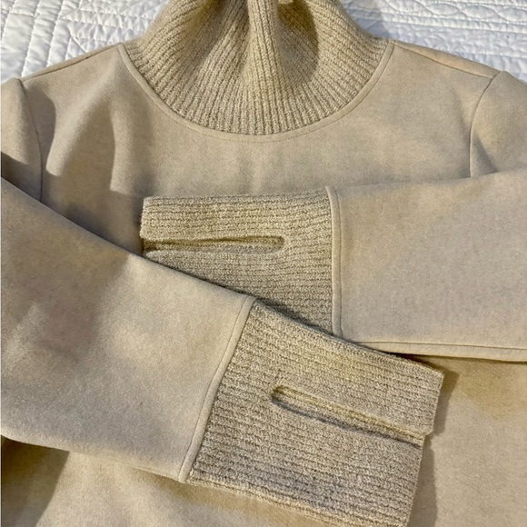 NWT Banana Republic Melton Turtleneck Sweater, SP - Picture 5 of 8